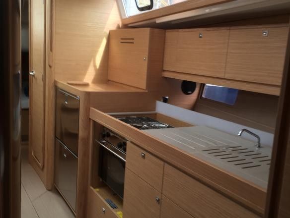 Dufour 382