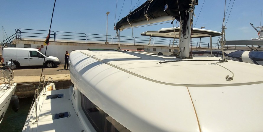 Lagoon 42