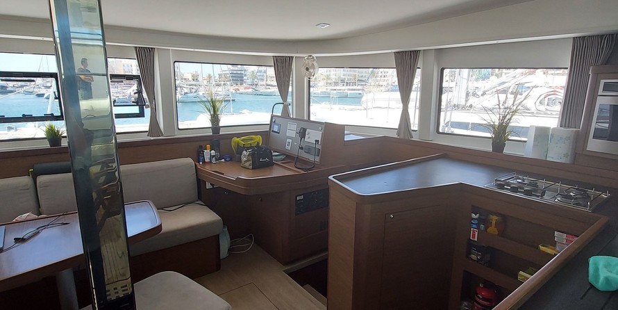 Lagoon 42