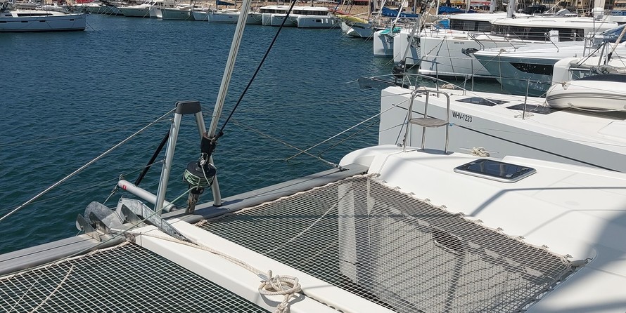 Lagoon 42