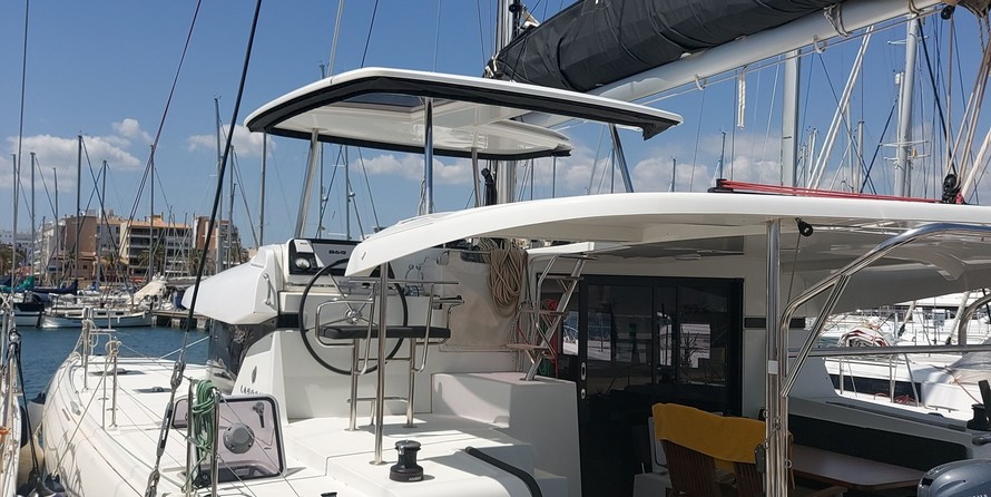 Lagoon 42