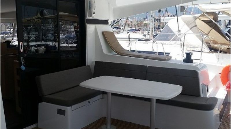 Lagoon 42