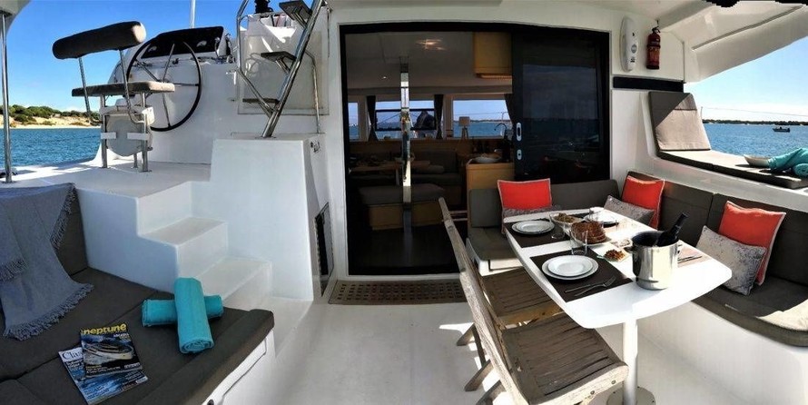 Lagoon 42