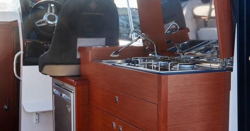 Jeanneau Merry Fisher 895