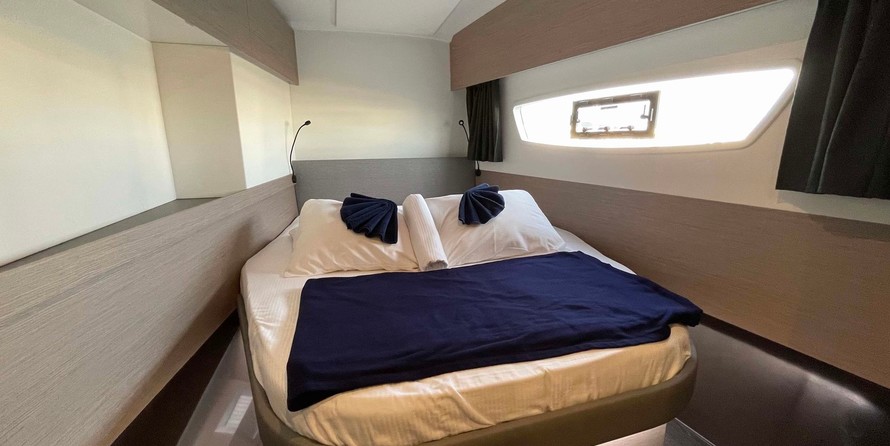 Fountaine Pajot Astréa 42