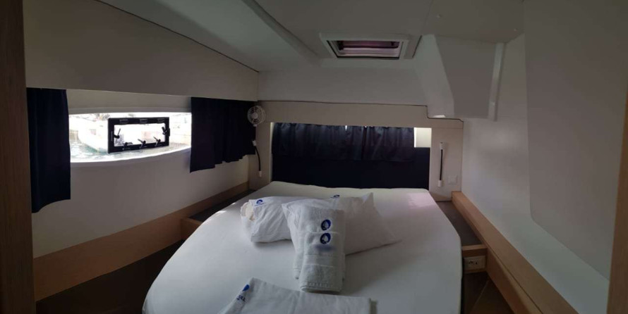 Fountaine Pajot Astréa 42