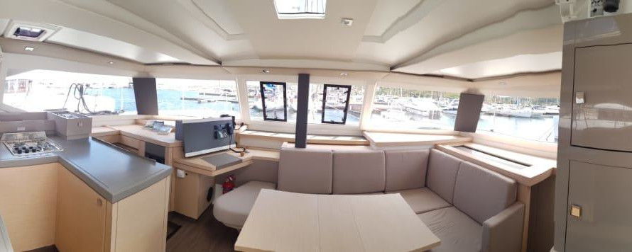 Fountaine Pajot Astréa 42