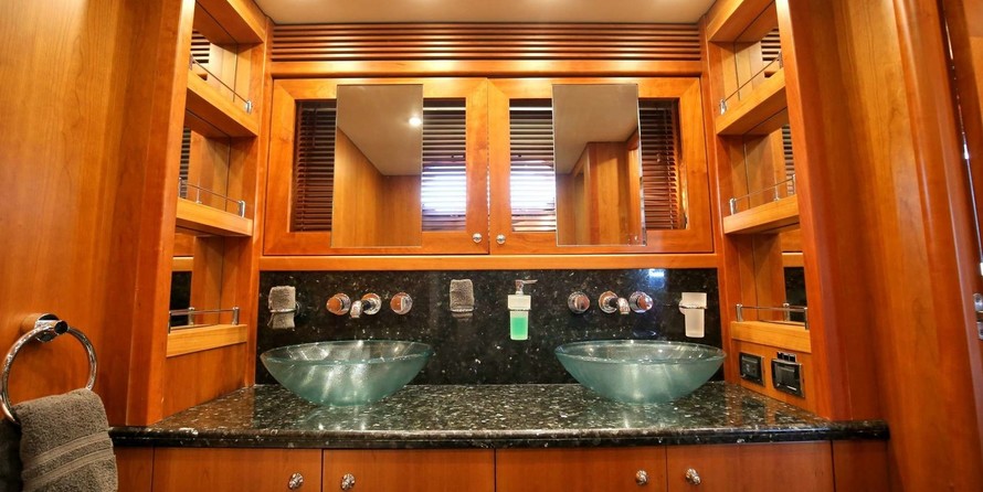 Sunseeker Predator 108