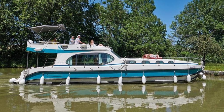 Cantieri estensi goldstar 560 c fly