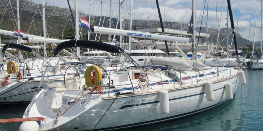 Bavaria 44