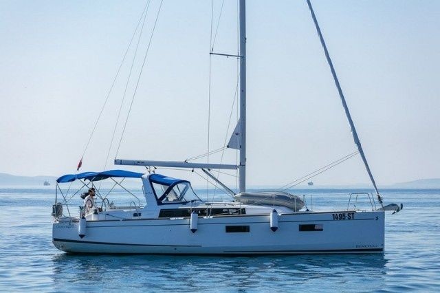 Beneteau Oceanis 38