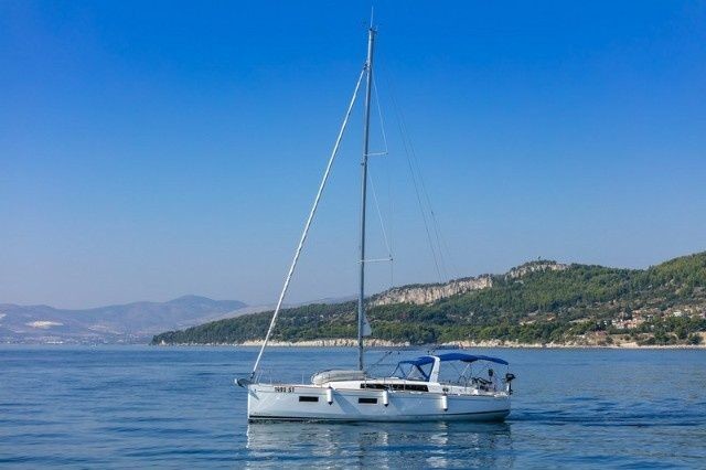 Beneteau Oceanis 38