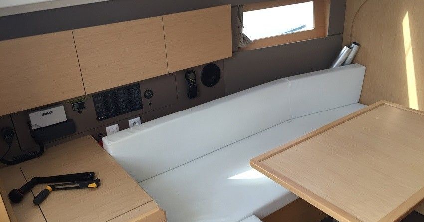 Beneteau Oceanis 38