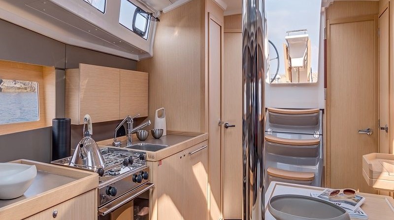 Beneteau Oceanis 38