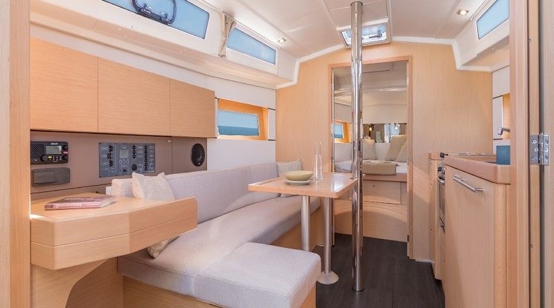 Beneteau Oceanis 38