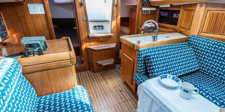 Dufour 35