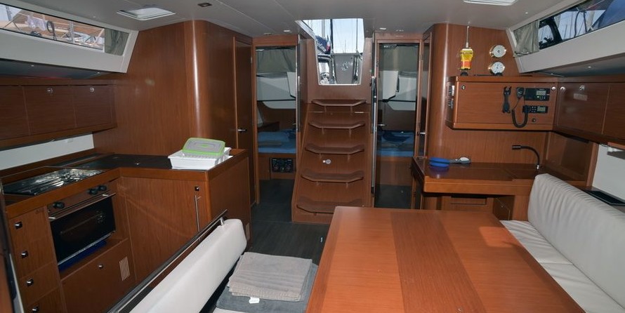 Beneteau Oceanis 48