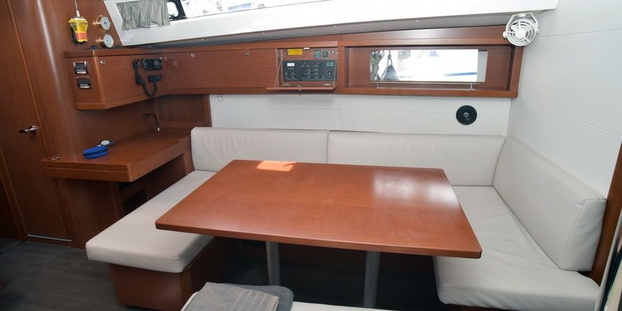 Beneteau Oceanis 48