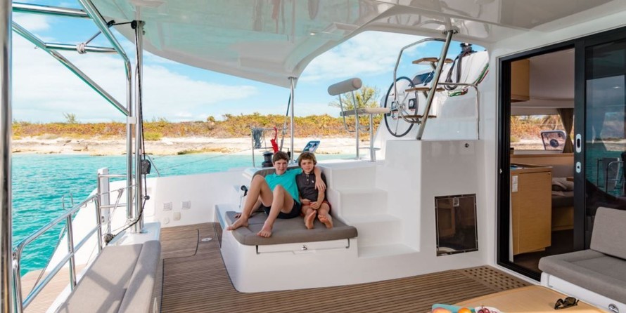 Lagoon 42