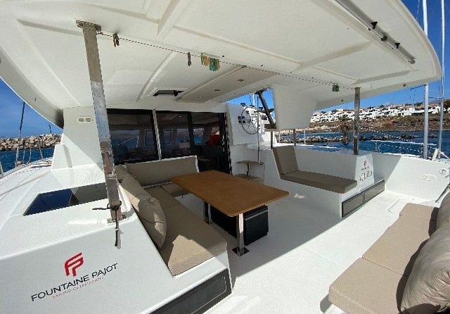Fountaine Pajot Lucia 40
