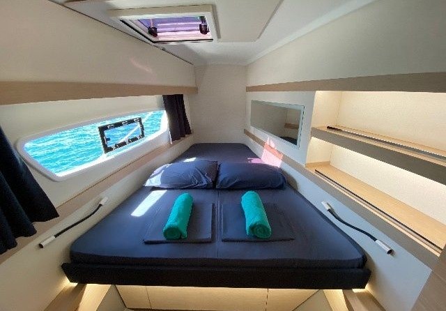 Fountaine Pajot Lucia 40