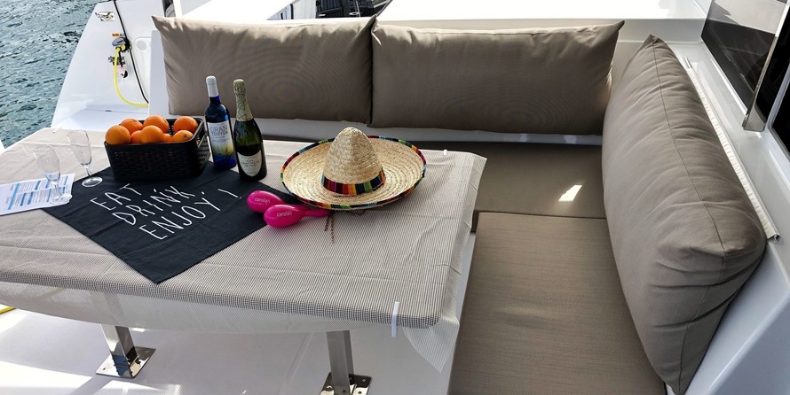 Fountaine Pajot Lucia 40