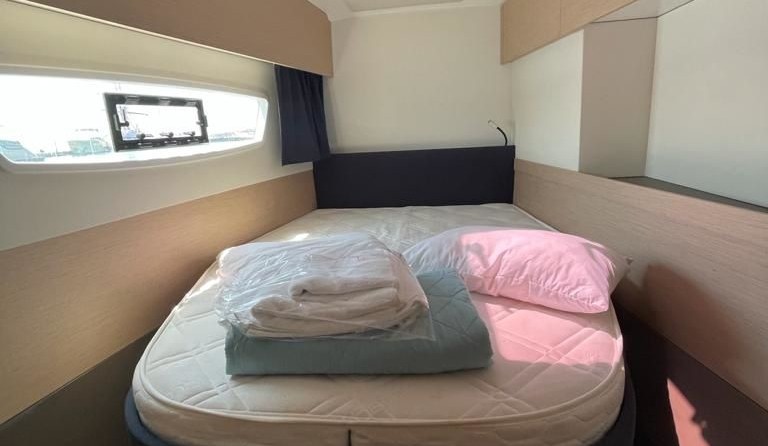 Fountaine Pajot Astréa 42