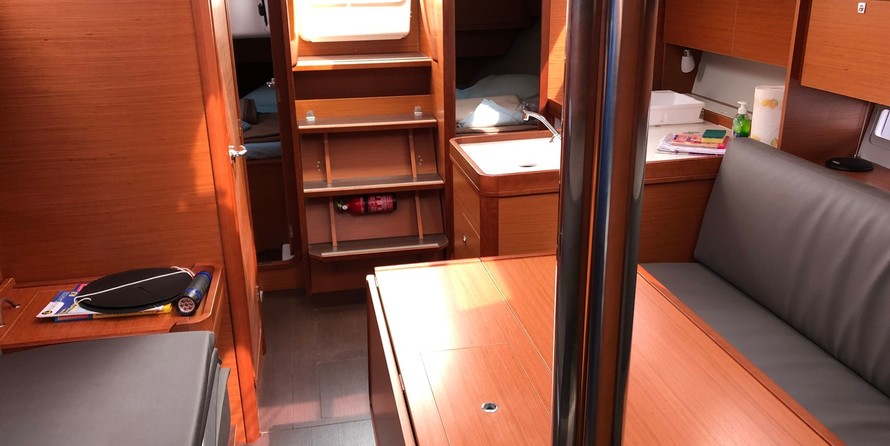Dufour 360