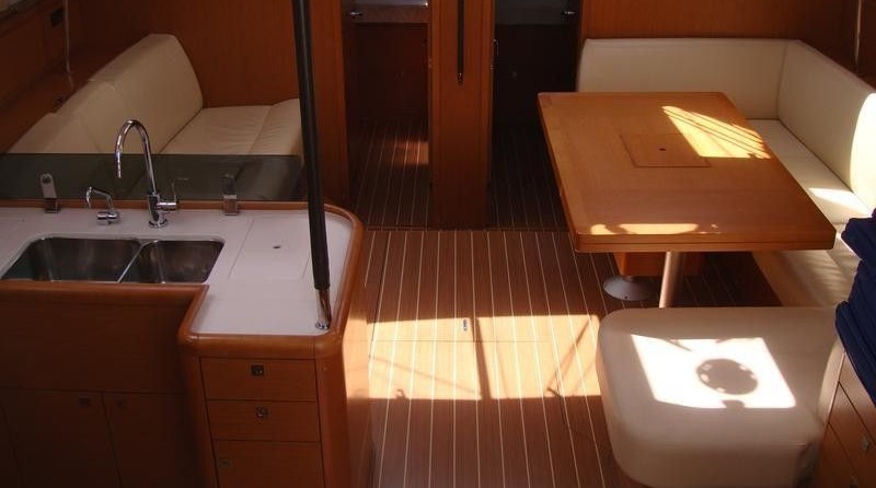 Jeanneau 53