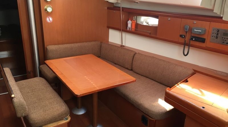 Beneteau Oceanis 43
