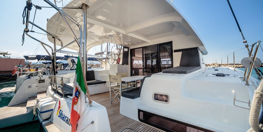 Lagoon 42