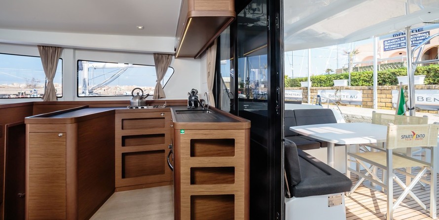 Lagoon 42