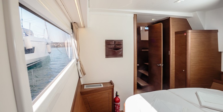 Lagoon 42