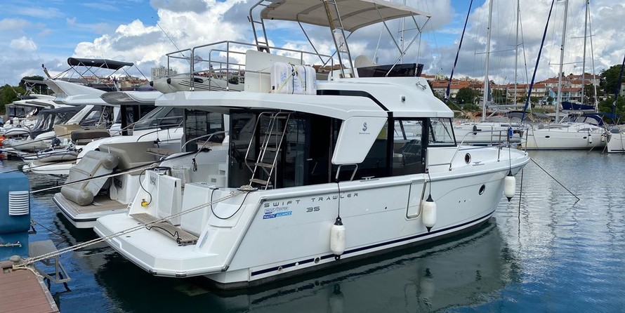 Beneteau Swift Trawler 35