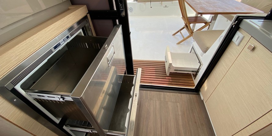 Fountaine Pajot Lucia 40