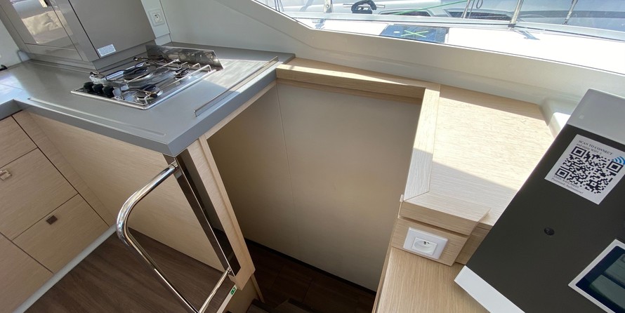 Fountaine Pajot Lucia 40