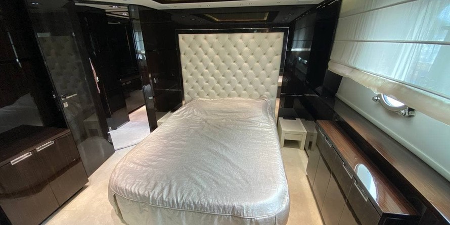Azimut 116