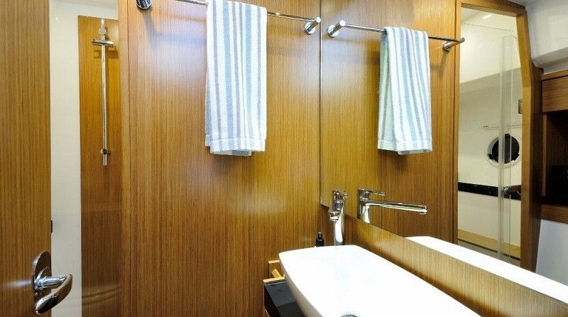 Bavaria Virtess 420 Fly