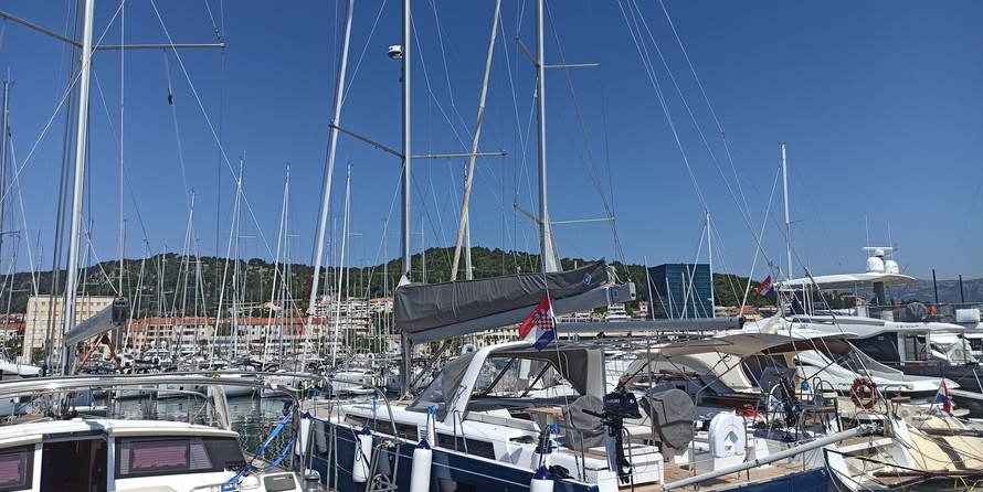 Beneteau Oceanis 54