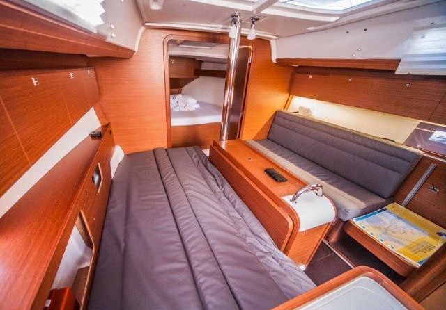 Dufour 350