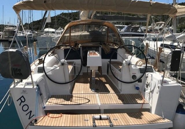 Dufour 350