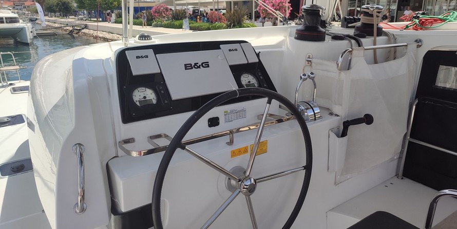 Lagoon 42
