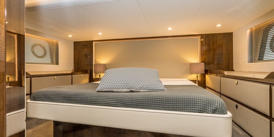 Fairline 50 Squadron