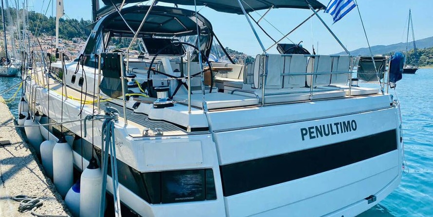 Beneteau Oceanis Yacht 62