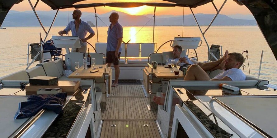 Beneteau Oceanis Yacht 62