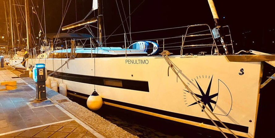 Beneteau Oceanis Yacht 62