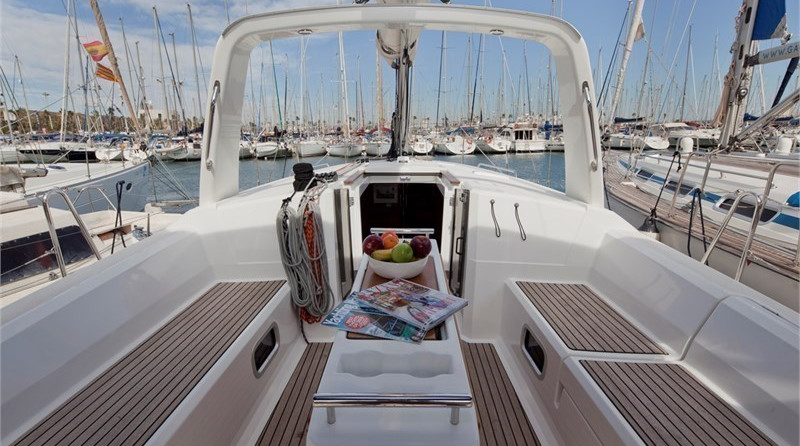 Beneteau Oceanis 38