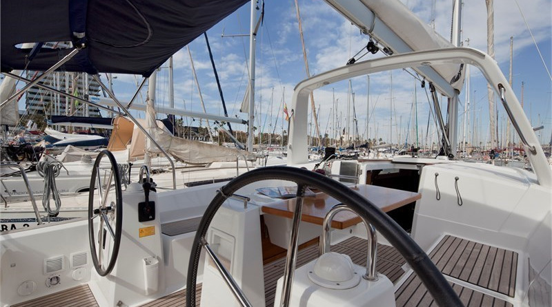 Beneteau Oceanis 38