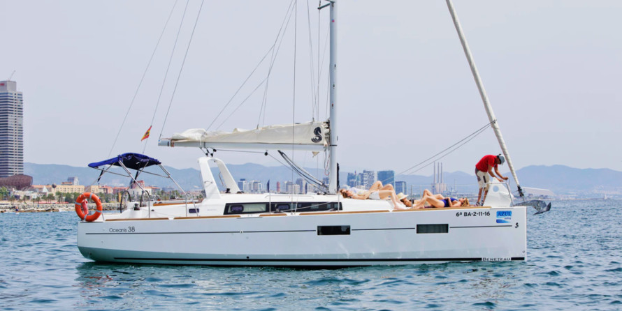 Beneteau Oceanis 38