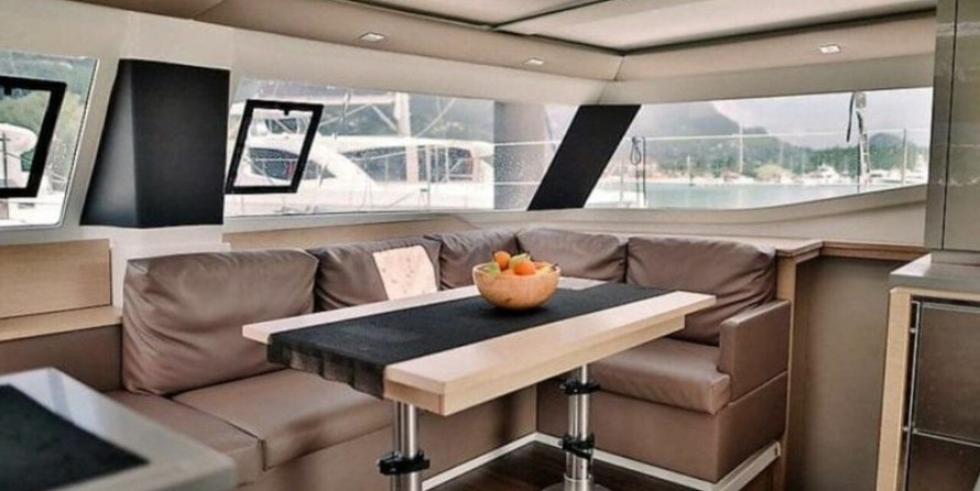 Fountaine Pajot Helia 44